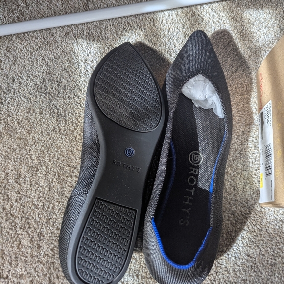 Nearly New Rothys - Picture 4 of 5